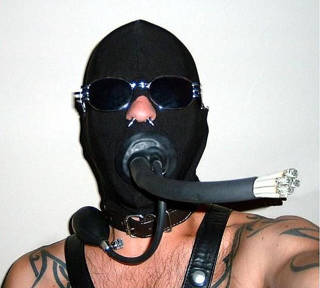 sskinscatslampig:  GR_0029a by leatherchaps25 on Flickr. 