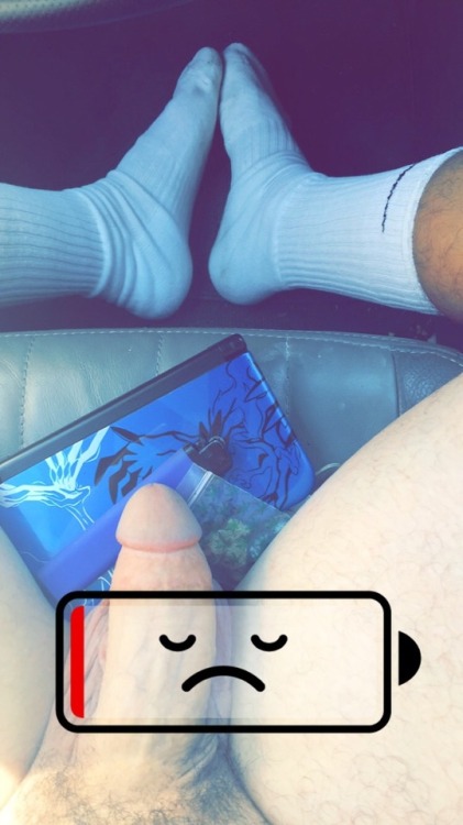 notedhomosexual:  reared-off:  Plug me in, Bro ☹️  I want to inhale everything in this picture