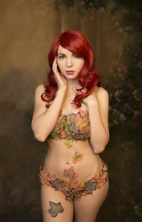 XXX cosplaykittykat:  Fall/Autumn Poison Ivy photo