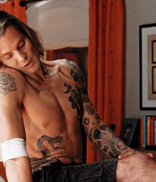 marshalcoded:I got super loaded and fell off the LouvreTHE MINDY PROJECT, SEASON