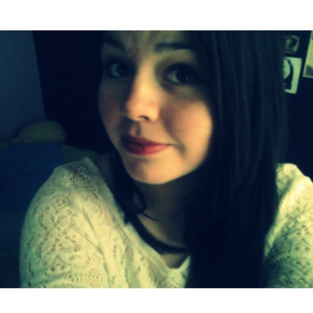 me-llamo-barbara-y-tu-no:  Me duele la guata u——u #me #hair #eyes #ugly #agurria