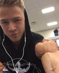 hotstudsdaily:  Attila Toth (x) 