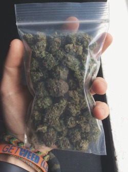 marijuana-aholic:  Oz of that OG 