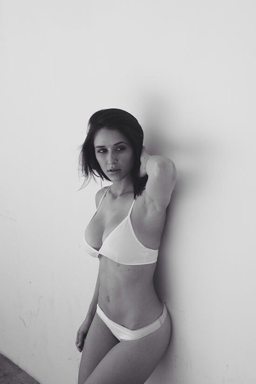 cityofthefatale:  cityofthefatale - Tianna Gregory 