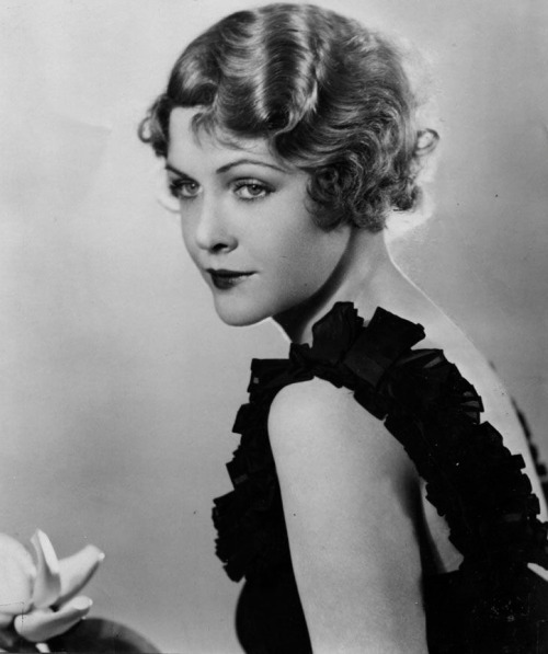 An Unknown Beauty, photographed by Madame Yevonde c.1929