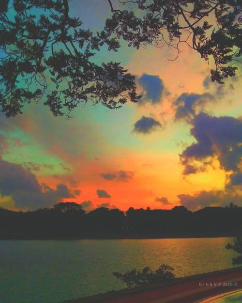 #skyporn #evening #cloudporn #heaven #srilanka #kurunegala (at Lake Round, Kurunegala)