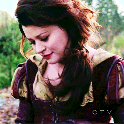 amelia-pondhasmoved-blog:  Enjoy the lake! 