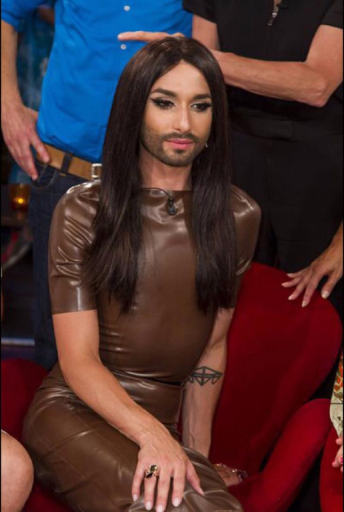 Conchita was at Cologne Pride last weekend and it was really hot! And it still is! 34 degrees celciu