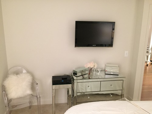 raincitykittyy:  dreamybrowngirl:  exoticsb:  sugargoals:  exoticsb:  Whew finally just about done with the large pieces. I am worn out. Had a guy come over to finish hiding the cables behind the wall for the TVs. I just am missing a few small things