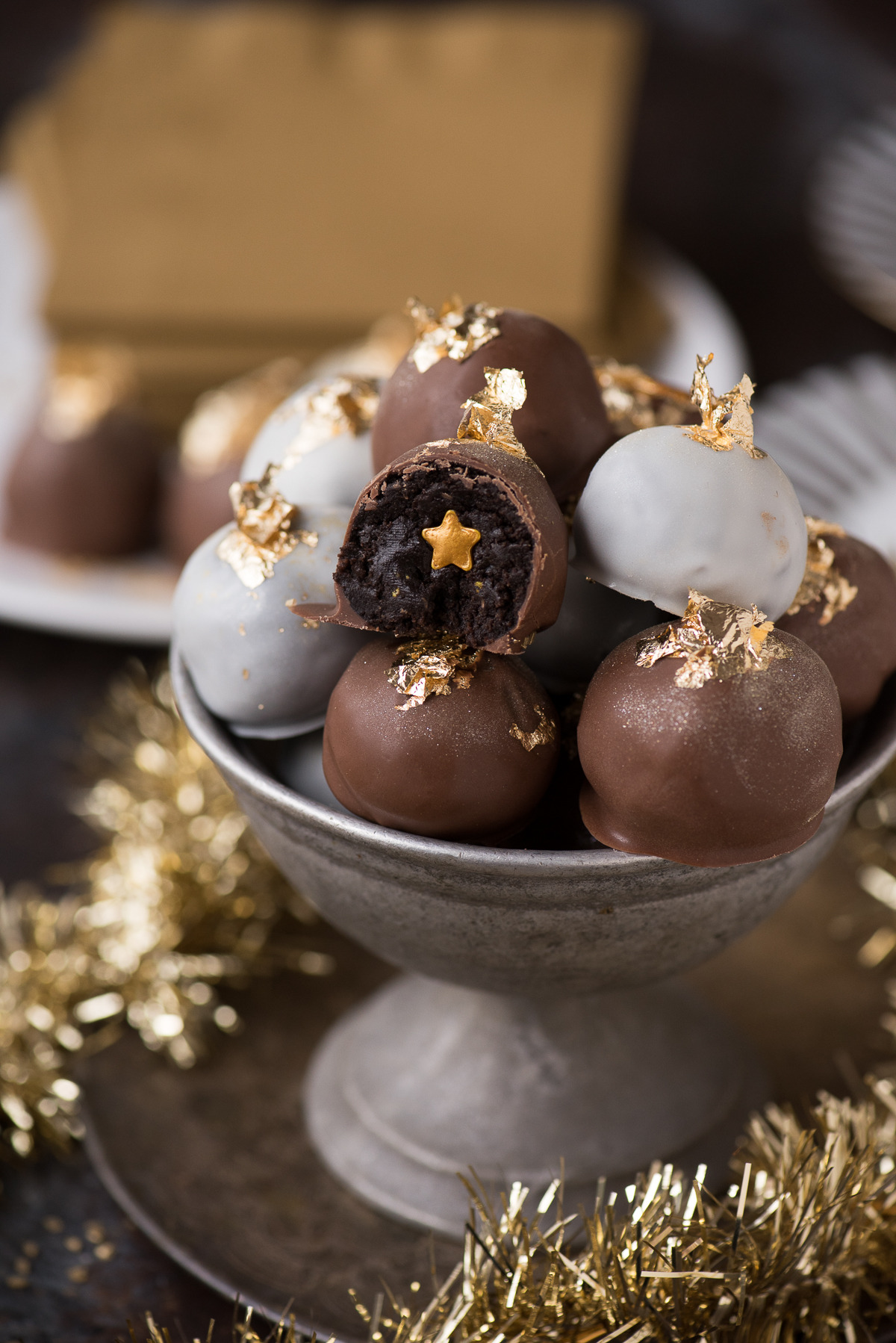 sweetoothgirl:  New Year’s Eve Oreo Balls  