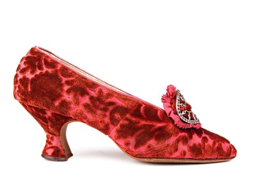 Lady’s stamped velvet shoes, decorated with large decorative element with a buckle on the vamp.USA. 
