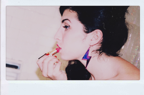 vertisse:  Amy Winehouse: rare pictures in polaroids 