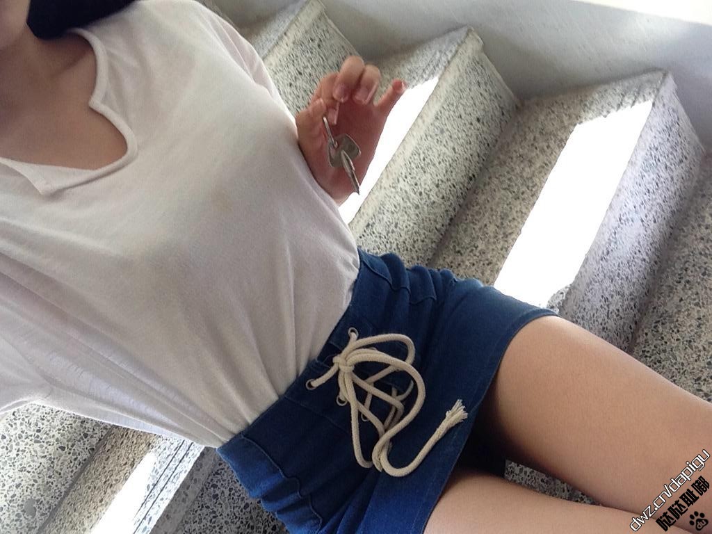 seventeenmistakes:  Having a gf is one of the best things in the world 😏