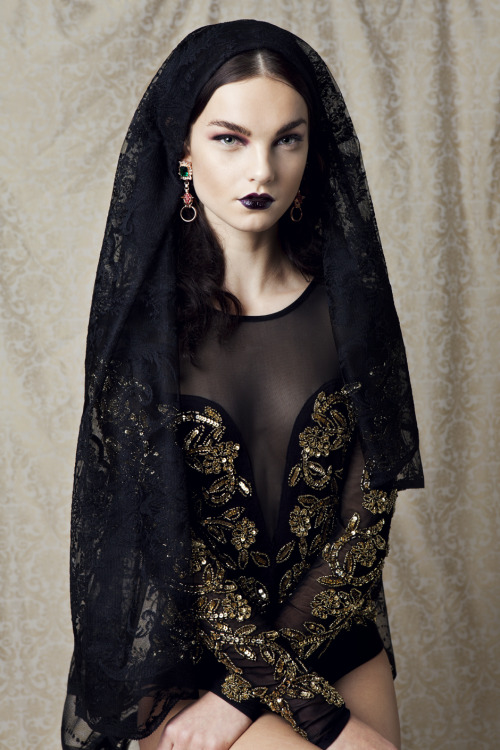 diablosita:  “Lavish Allure” Ellen Burton By Lydia Garde, Styling By Holly Cox For Revs Magazine 