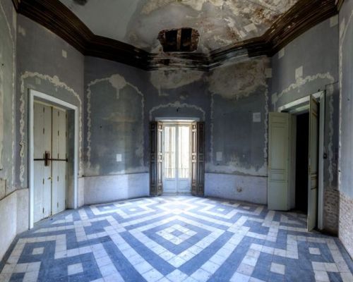 The Osuna Palace in Aranjuez  The Osuna Palace in Aranjuez is a neoclassical building that was built