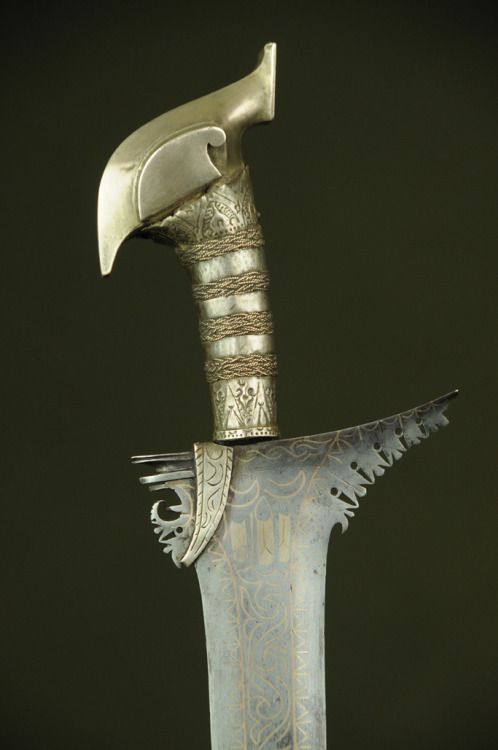 art-of-swords: Moro Keris Sword Dated: 18th century Culture: Javanese Medium: steel, silver, wood 