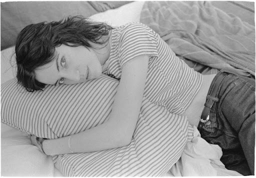 :Judy Linn, Patti abbraccia un cuscino, primi adult photos