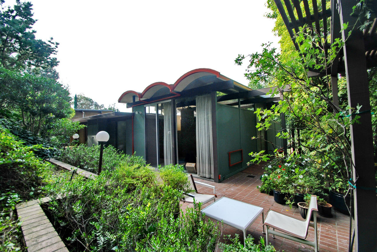 Visit a California Hillside House Rooted in Nature