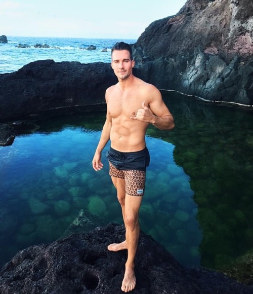 thumbs.pro : hotfamousmen: James Maslow