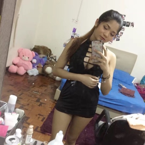 largestgirlscolection: socialisthotgirls: socialisthotgirls: Awek taman medan nim nk id wechat ?? Re