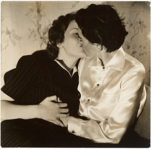 lesbianherstorian: “two women in love” photographed by john gutmann, 1937