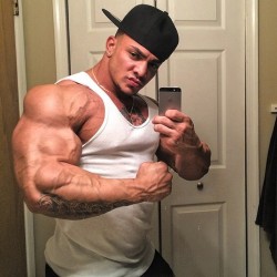 musclegazer:  Tristen Escolastico.  Bathroom