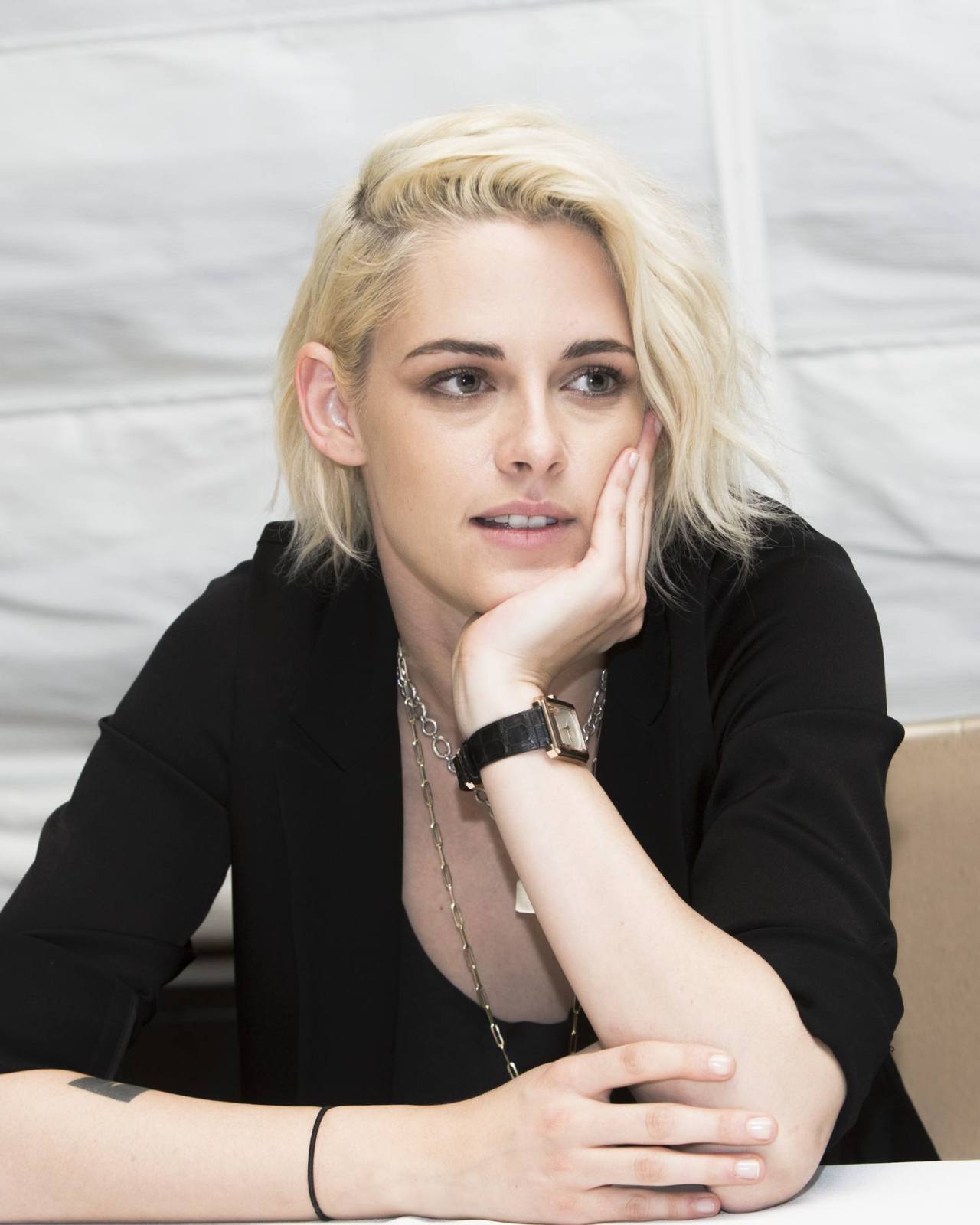 kstewartupdates:  Kristen Stewart at Billy Lynn’s Long Halftime Walk Press Conference