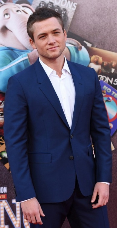 vjbrendan:  Taron Egerton Promoting ‘Sing’ in Los Angeleshttp://www.vjbrendan.com/2016/12/taron-egerton-promoting-sing-in-los.html