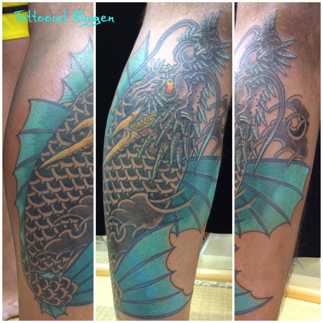 刺青師 龍元tattooist Ryugen 化け鯉 龍魚 龍元 手彫り 刺青 Bakegoi Dragonfish
