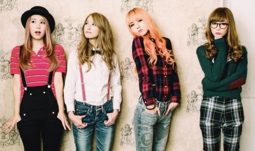 scandalbandholic:  SCANDAL 「HELLO WORLD」 &copy; Shiu Wisely
