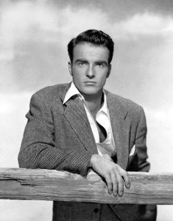 hot4hairy:  Montgomery Clift in a herringbone tweed suit and three open buttons. Chest hair peek special.  H O T 4 H A I R Y  Tumblr |  Tumblr Ask |  Twitter Email | Archive  | Follow HAIR HAIR EVERYWHERE! 