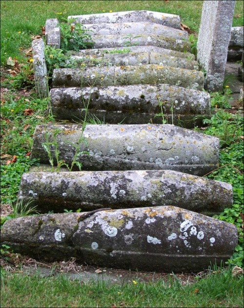 Great Expectations St James, Cooling, Kent  These children’s anthropomorphic gravestones provided Charles Dickens with the inspiration for poor Pips dead brothers in his novel Great Expectations.