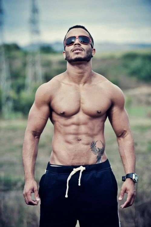 imaginemine:  edu-dudu:  Thonny Buonarroti! (Brazilian gay escort)   Follow me at www.imaginemine.tumblr.com