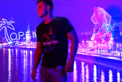 heysafarova:  Neon shop http://dissidentbrand.ru/