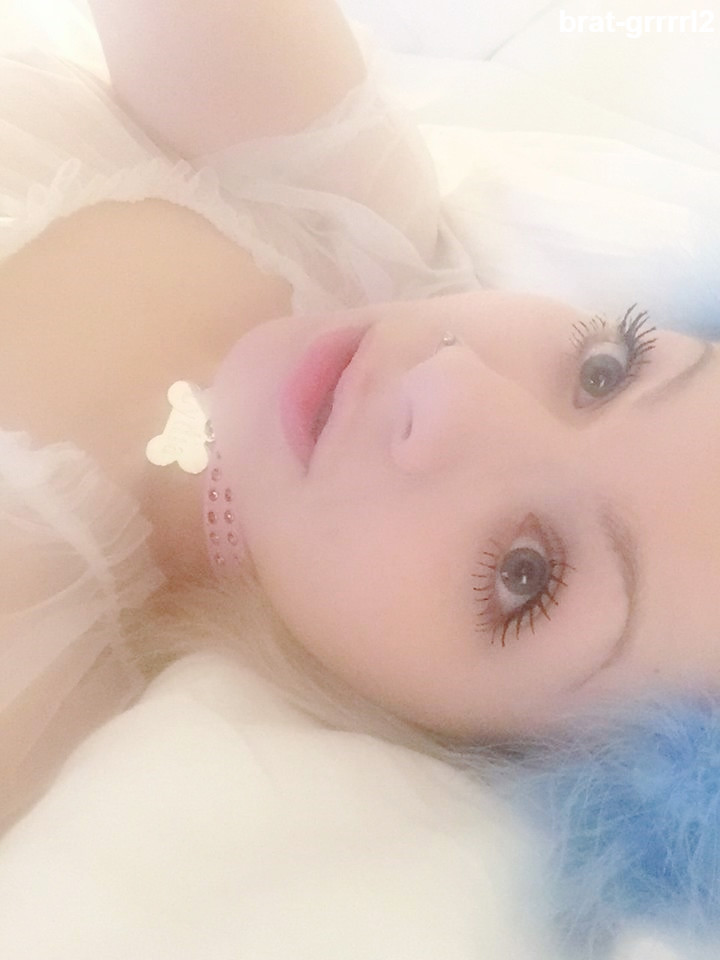 brat-grrrrl2:    💙   