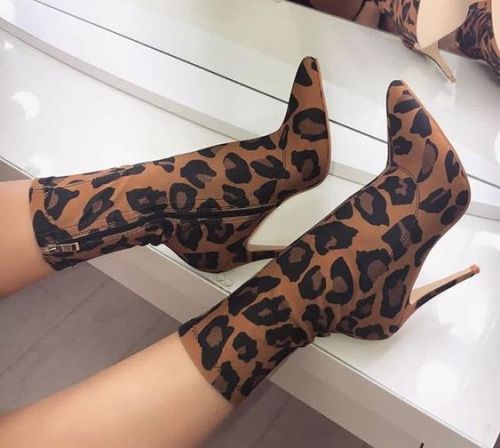 hottest-shoes:Um estilo mais “cheguei” #sapatinhodeluxo #instasapato #instasapatos #sapato #sapatofe