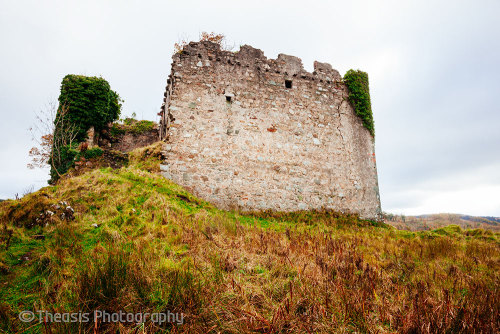 scotianostra: Castle Lachlan  Castle Lachlan, dating from around 1314 was destroyed by fire in 