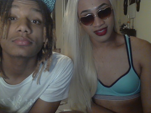 iamtrannycandy:PICS FROM THE OTHER DAY, JUST CHILLIN! AT THE HOUSE W/ MY LITTLE COUSIN! OHH HOW I LO
