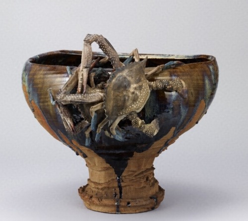 Meiji Era pottery master Makuzu Kozan (1842-1916) captured life-like motifs of crabs on his vases.