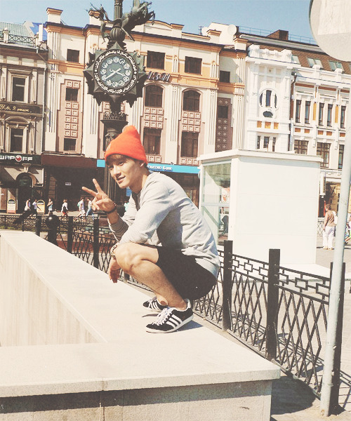 kookang:  tourist chen(❁´◡`❁)*✲ﾟ* 