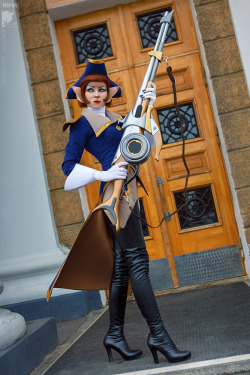 angelophile:  Captain Amelia from Disney’s Treasure Planet by Ryoko-demon on Deviantart. Cosplay, costume, wig styling and makeup by Ryoko-demon. Gun by Kifir. Photo by Kifir 2014 Assistants - Predator and Mads Boelsmand Østergaard. Video Link.