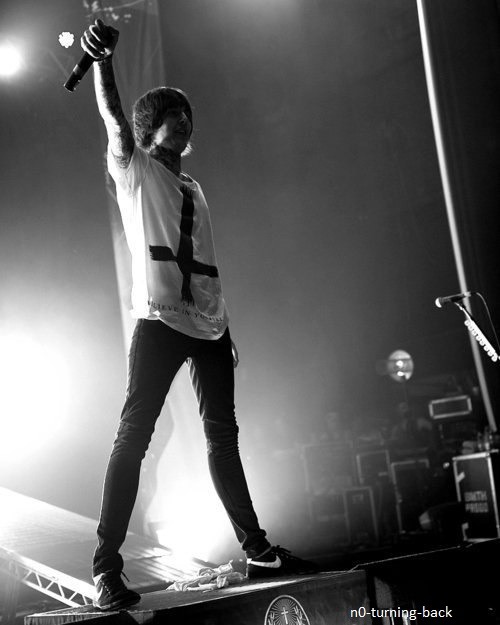 f0reverisjustaday:  bringme-theamity-affliction:  bringme-theamity-affliction:  Oli is my most favourite person ever, okay.   bands and tattoos x 