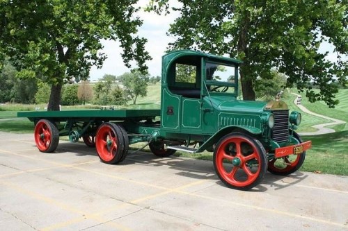 1921 Mack www.CDLhunter.com #mack #macktrucks #macktruck #mackattack #bulldog #rubberducky #cdllife 