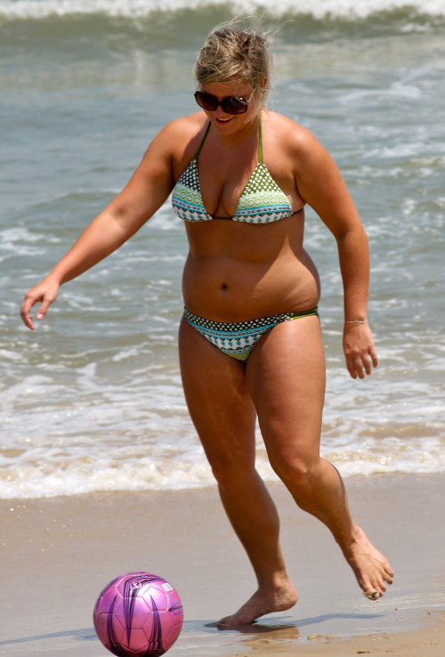 Love curvy women