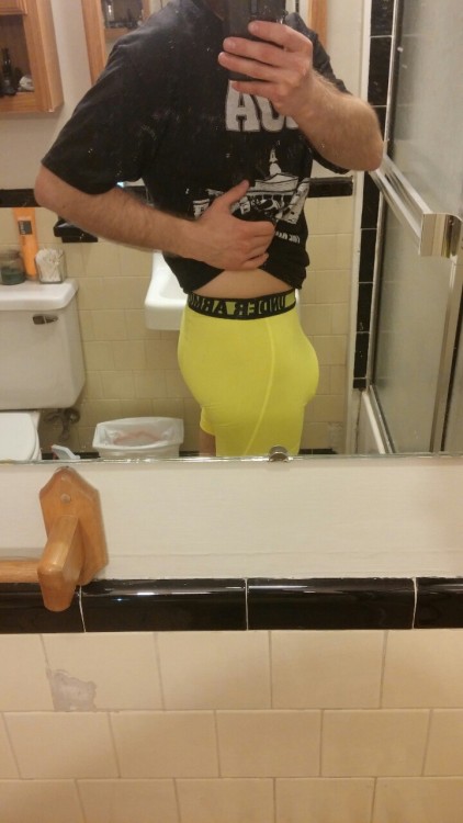babyimaveganarchist:  Side profile butt pic from a while ago. Because why the hell not?    I think we all know what the star of this photo is