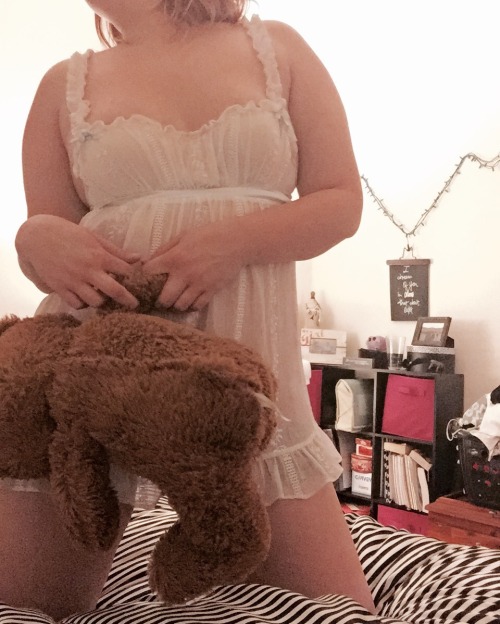 littlehoneybabysweetheart: This nightie made me feel pretty