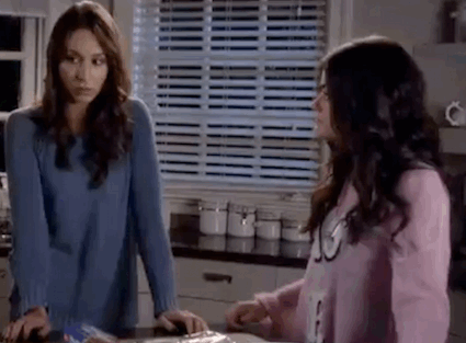 prettylittleliars-onabcfamily:  We’re totally Team Sparia.