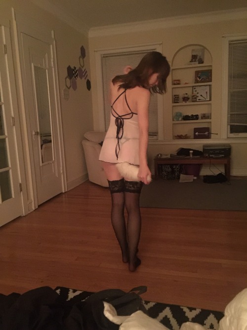 smittencollegekitten:  Thank you to @cametogethurt for the beautiful gifts 😻 I feel like such a sexy kitten 💋 