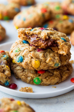 sallysbakingaddiction:  Peanut Butter Cup Surprise Monster Cookies  Recipe Keep reading 