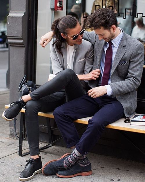 isaaclikesdiary:  #tbt to a year ago when @thesartorialist snapped me and @jennyalbright hanging on our favorite bench in NYC. #isaaclikesjenny  (at La Colombe) 